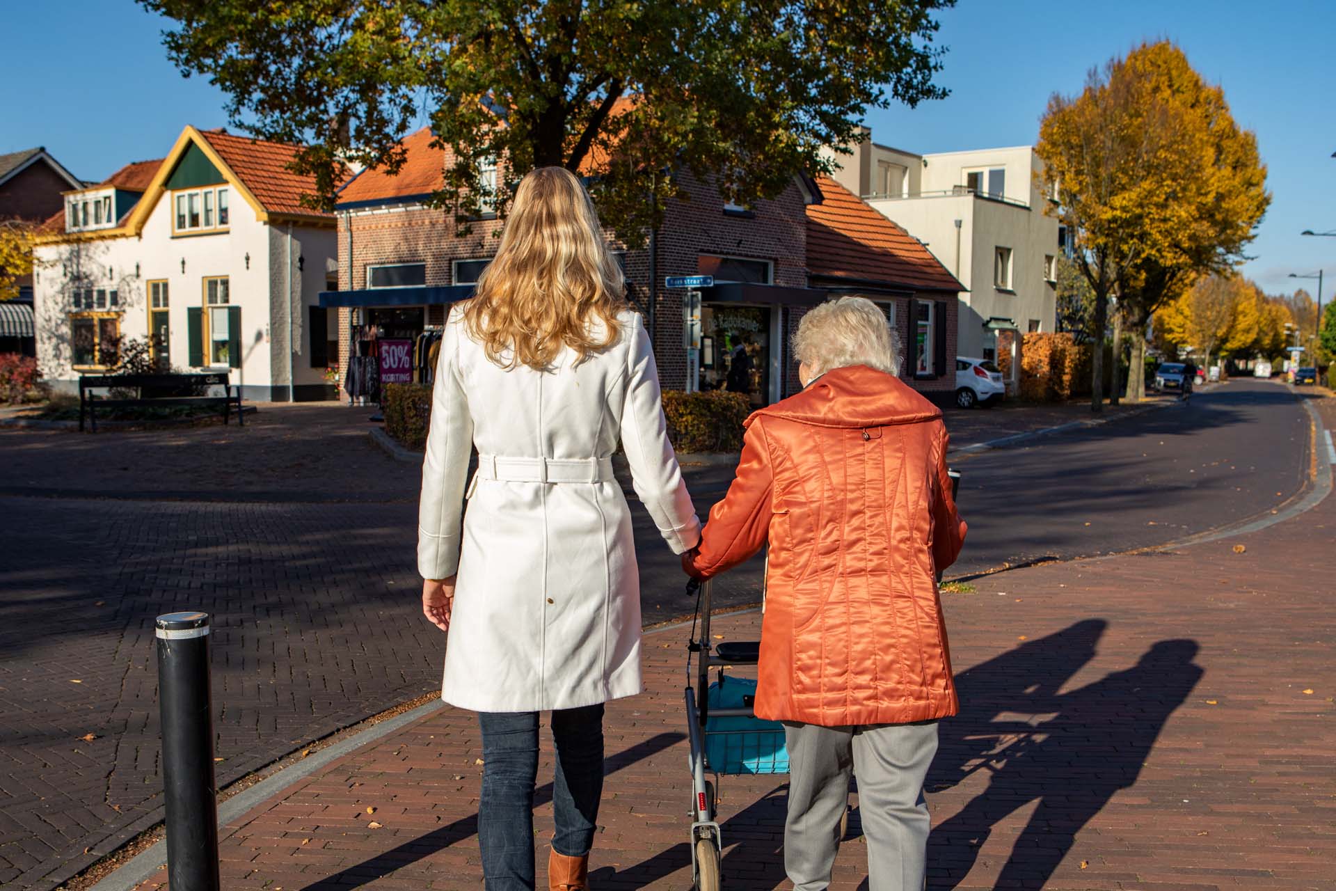 Mensen met dementie sluit je niet op 
