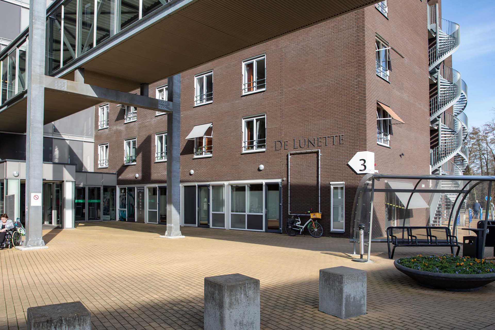 Het andere oog van de coronastorm