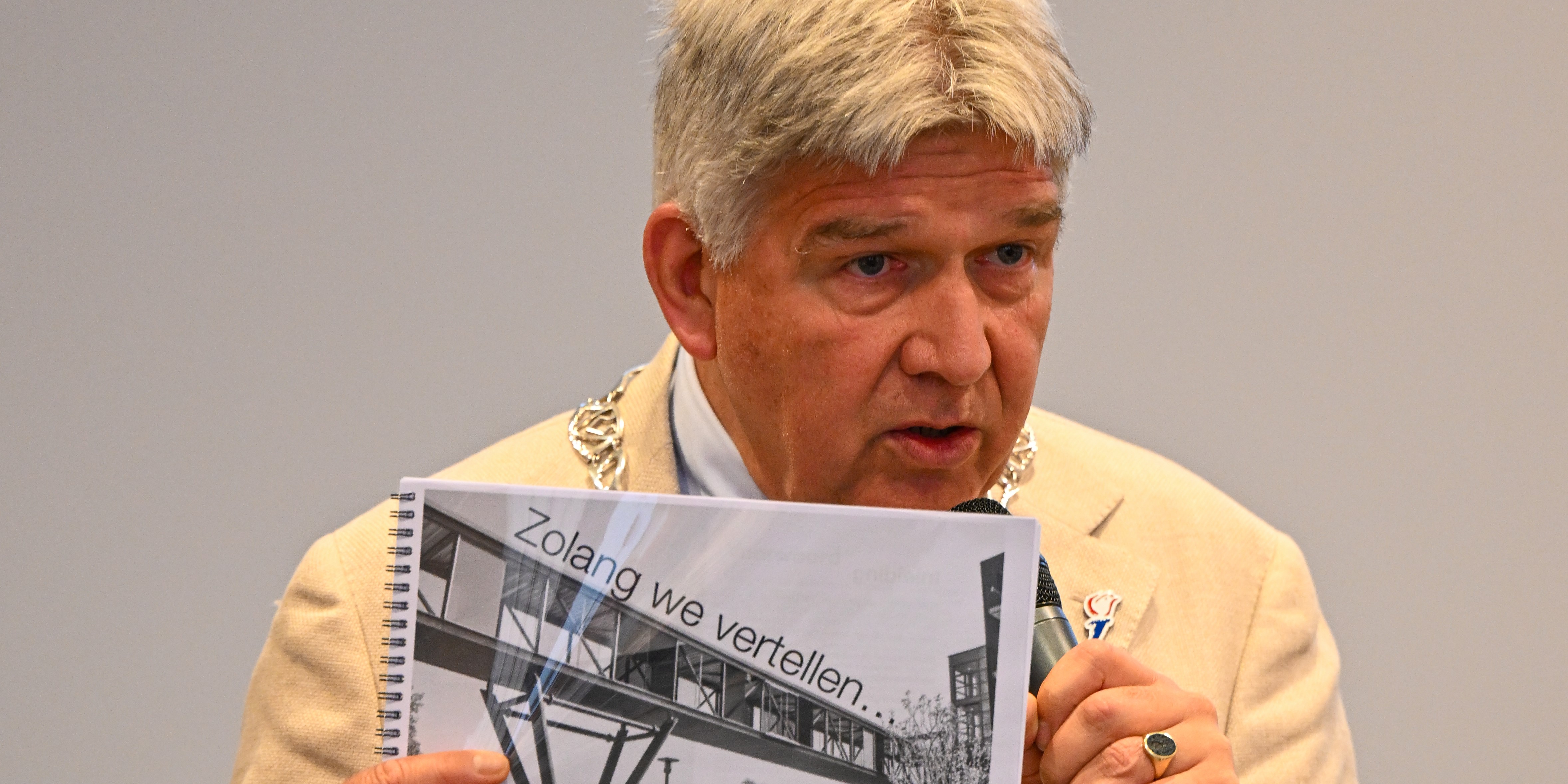 Zolang we vertellen...